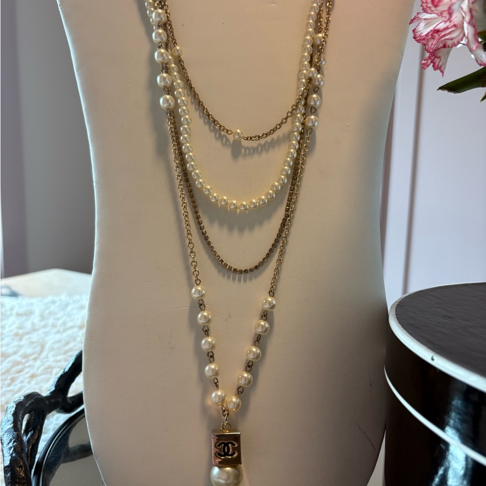 CC CHANEL inspired pearl/rhinestone layered drop necklaces - Picture 7 of 9